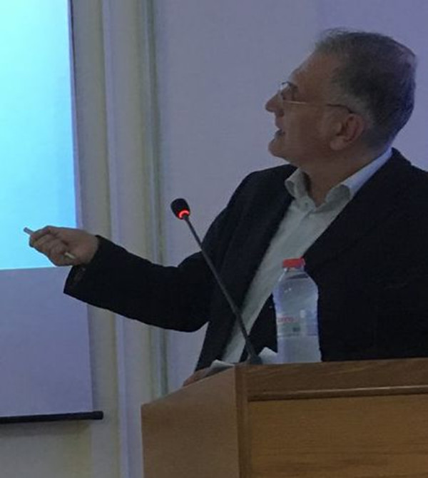 Σταμάτης Μπέης